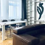 Appartement Alexander Library