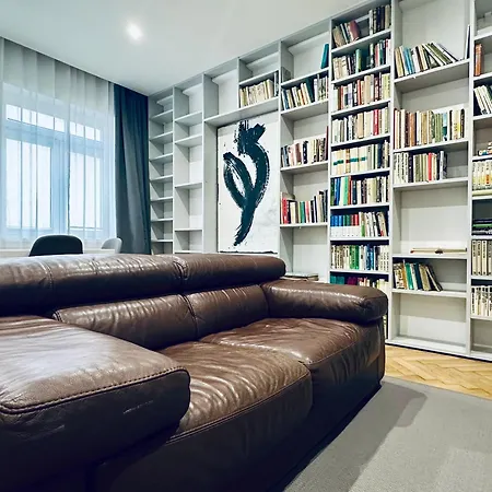 Alexander Library Apt 75M2