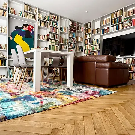 Alexander Library Apartman